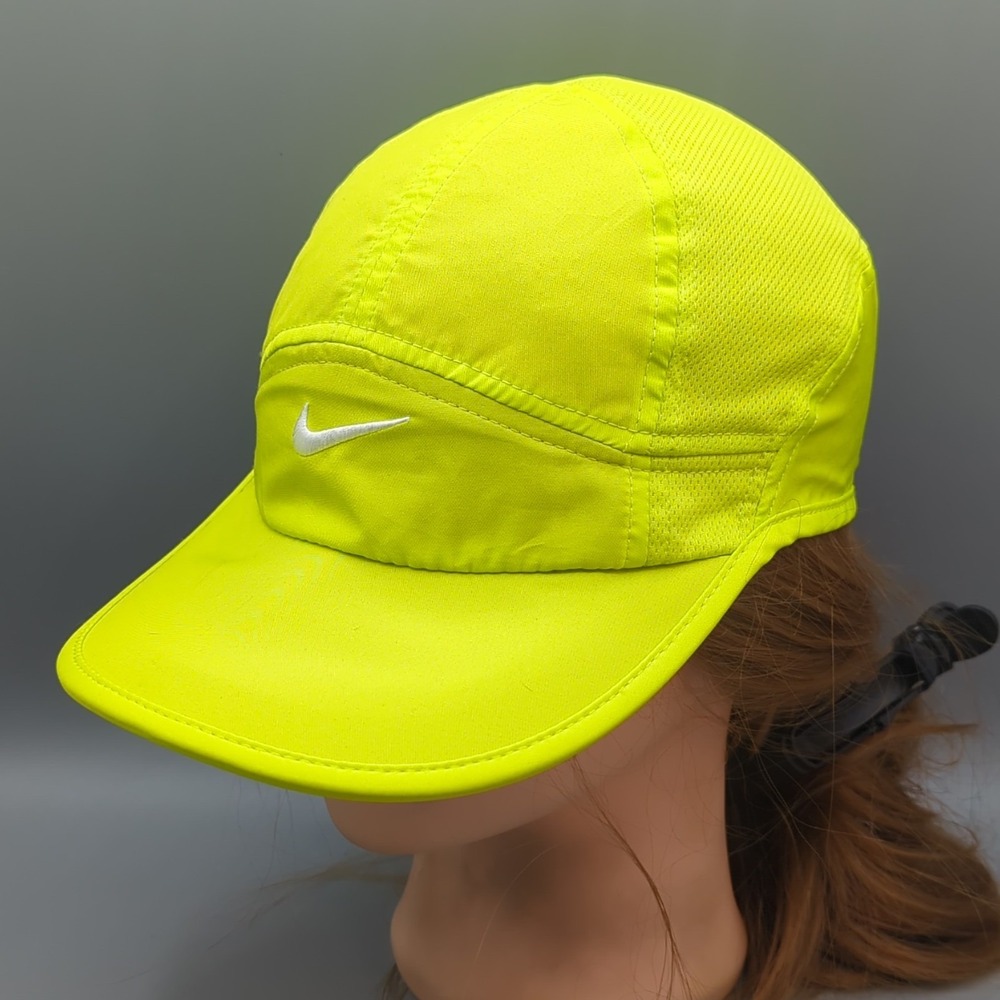 Nike Featherlight Dri-Fit Hat OSFM Strapback 7 Panel Cap Neon Yellow/Green